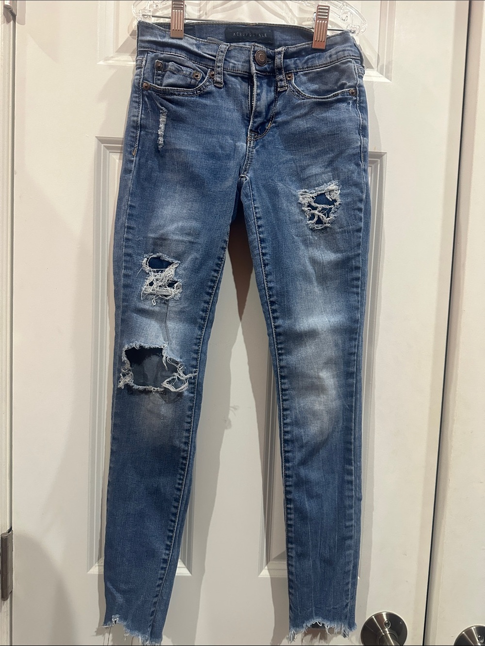NWOT Kids Aeropostale Distressed Blue Skinny Jeanso size 7/8
